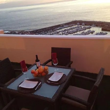 - 1 Bedroom With Pool - 00718 *